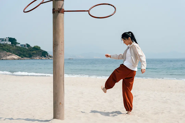 2026暑期档票房破100亿：《功夫女足》《八仙！》TOP2