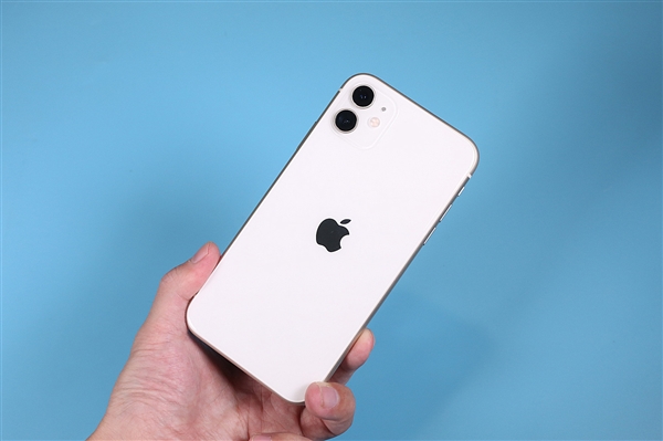 350元、最能输出60W功率！苹果给iPhone充电提速了：40W动态充电头开始普及