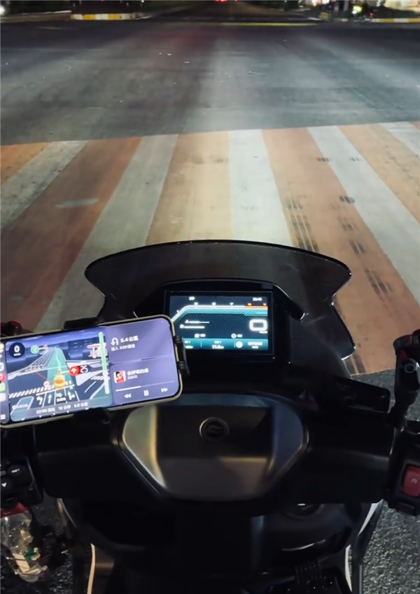 比亚迪也能用Carplay了？这老哥造福了无数新能源车主