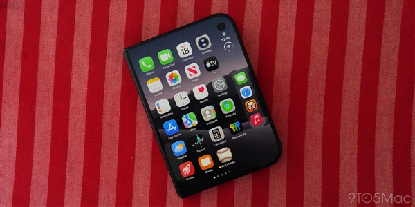 手机要卖了微信等应用还没适配 iPhone Duo被批 博主：几周内就会解决