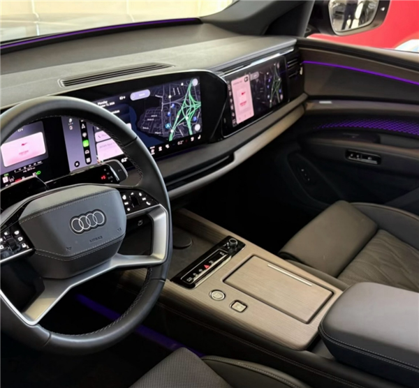 奥迪史上最大SUV！全新旗舰Q9实车国内现身：前脸或成大槽点